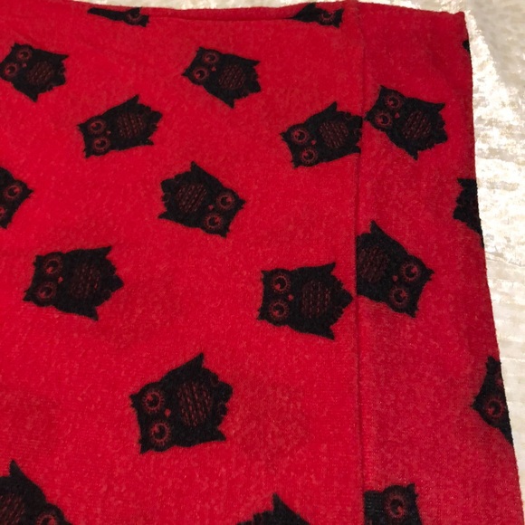 Red sweater with black owls 🦉 - Picture 4 of 9